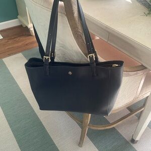 TB used, but super black 5 pocket tote.